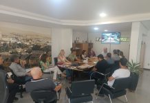 Prefeito Maurício realiza primeira reunião com equipe de gestão para definir diretrizes iniciais. Primeiro Jornal Oficial anuncia dispensas e nomeações